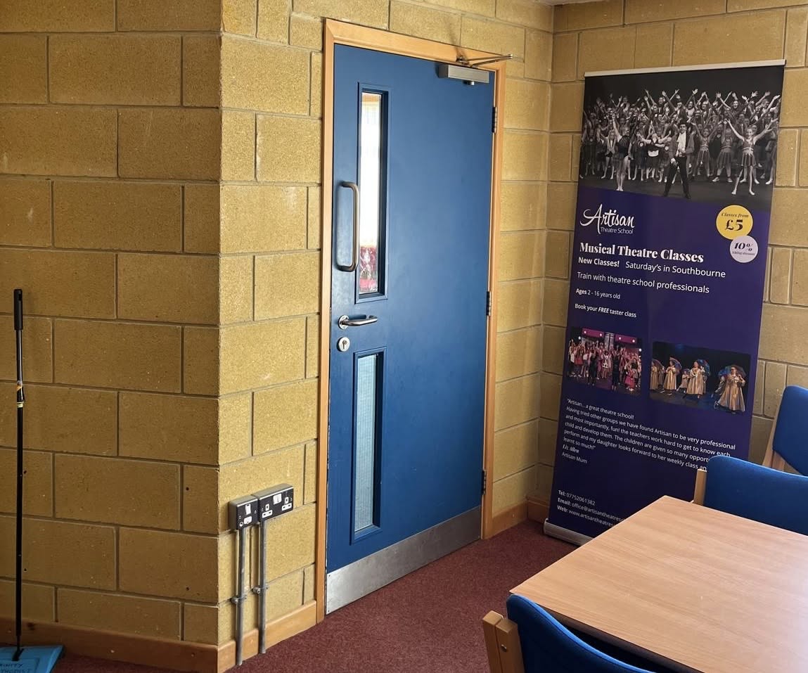 FDIS fire door inspection on a communal blue fire door, Bournemouth